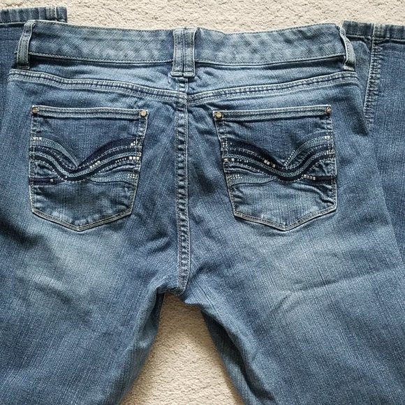 White House Black Market Size 6 Capri Jeans - Picture 5 of 9